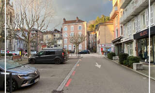 Commerce  65 m² à louer à Voiron (38500)