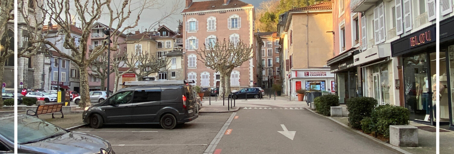 Commerce  65 m² à louer à Voiron (38500)