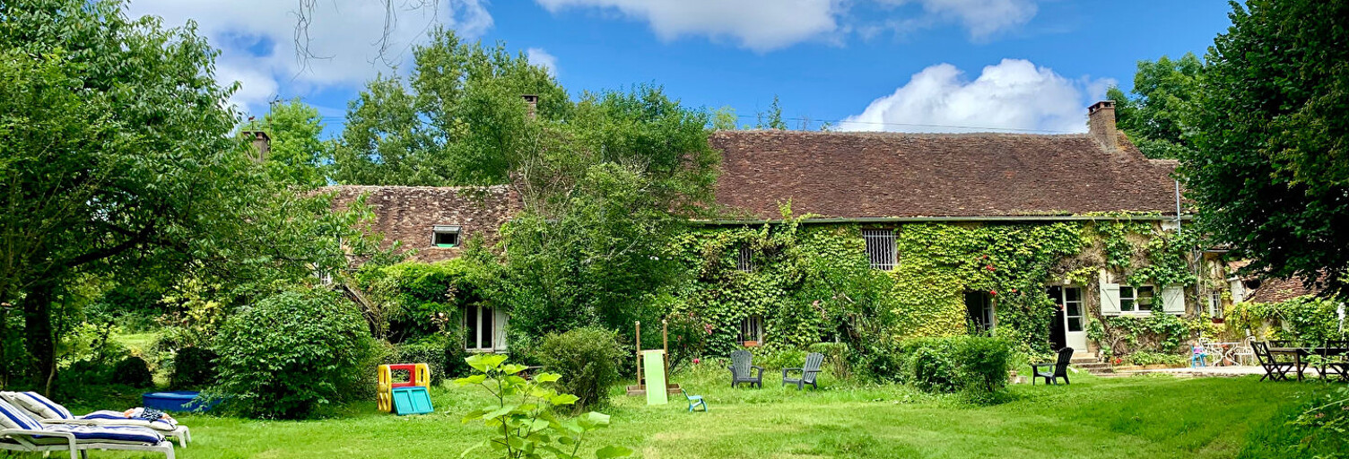 Maison 14 Pièces 369 m² à vendre à Saint-Sauveur-en-Puisaye (89520)