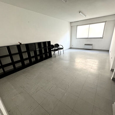 Bureau  950 €