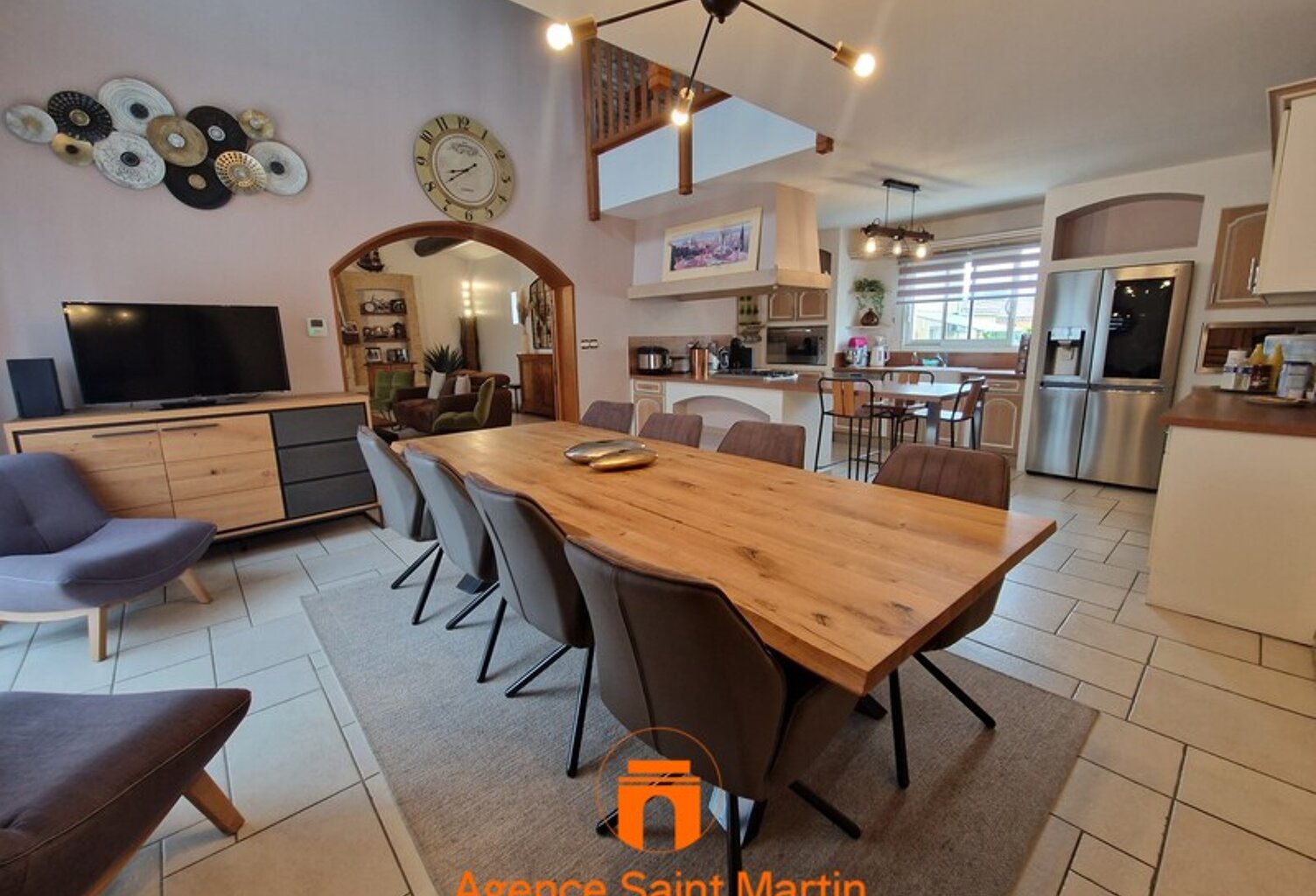 Villa — photo 1