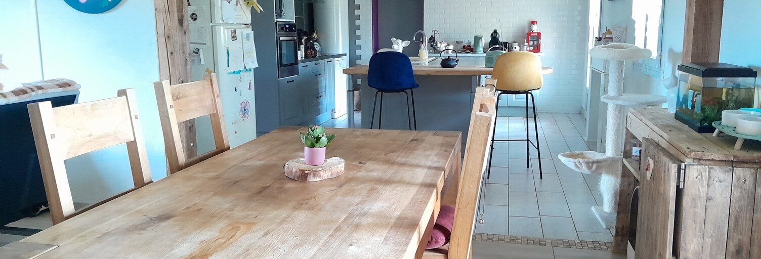 Maison 8 Pièces 140 m² à vendre à Les Églisottes-et-Chalaures (33230)