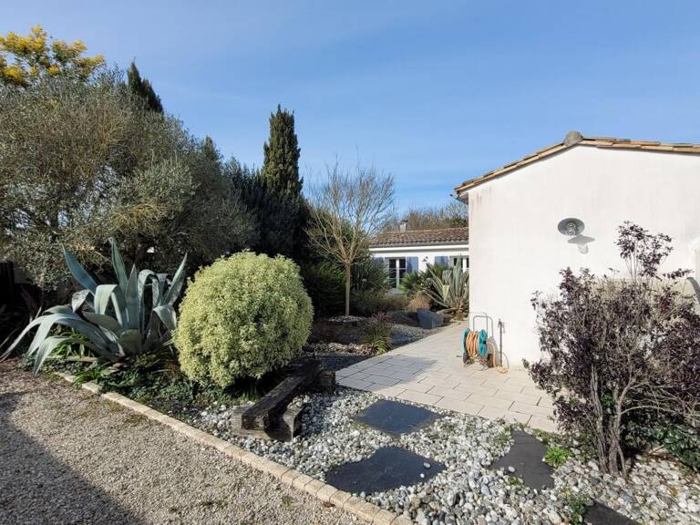 Maison À Vendre - Le Bois Plage en Ré - 3 chambres - 117m² - jardin - garage — photo 1