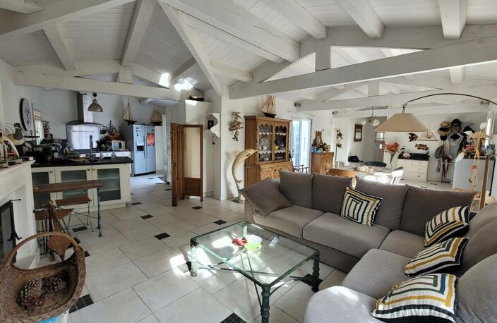 Maison À Vendre - Le Bois Plage en Ré - 3 chambres - 117m² - jardin - garage — photo 3