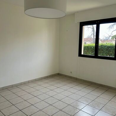 Appartement 4 pièces 1300 €