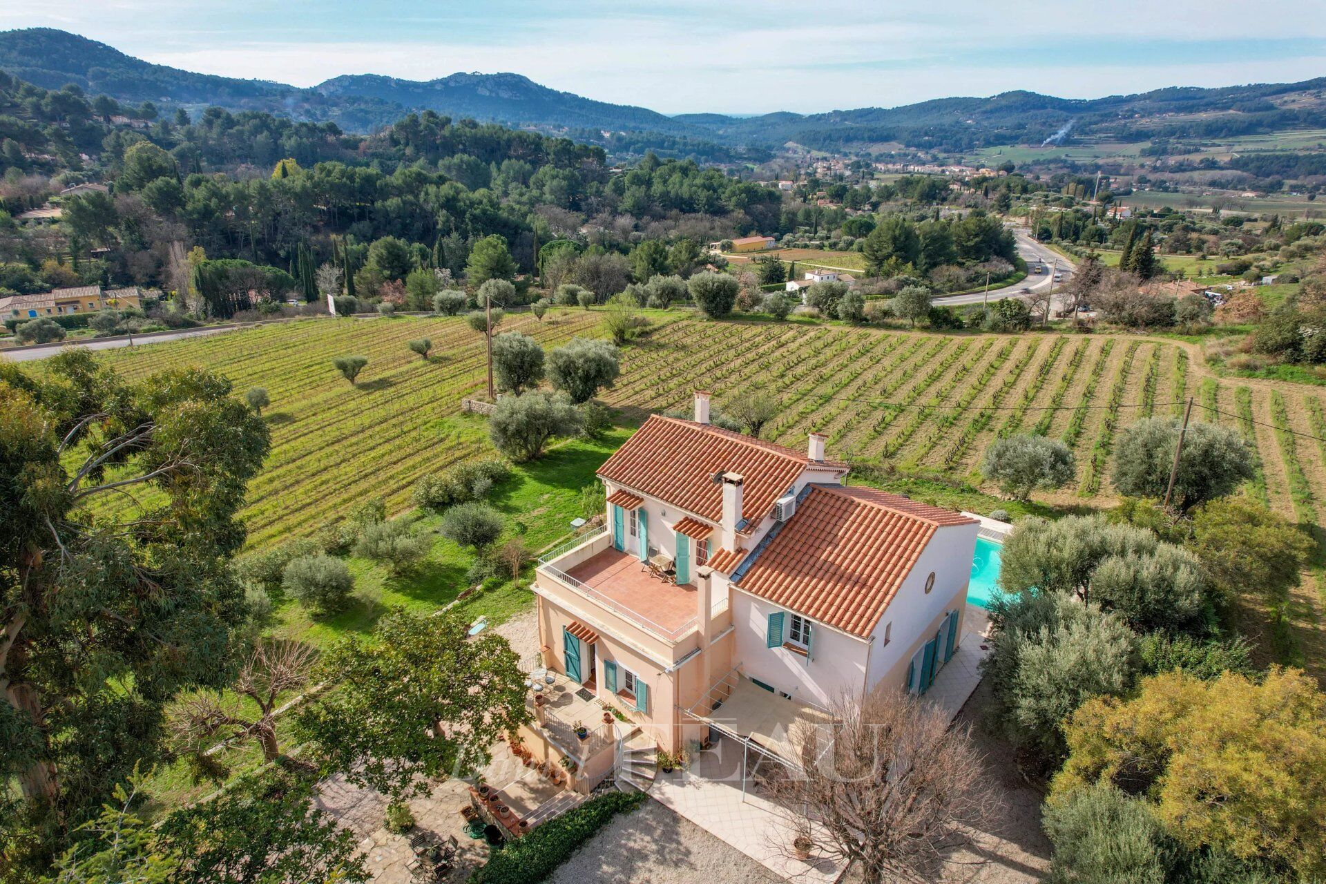 Villa / Maison  T6 à vendre Castellet (Le) 83330