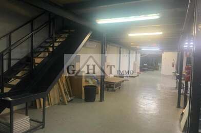 Local industriel  10422 €