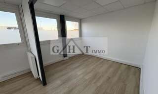 Bureau  300 m² à vendre à Vaux-le-Pénil (77000)