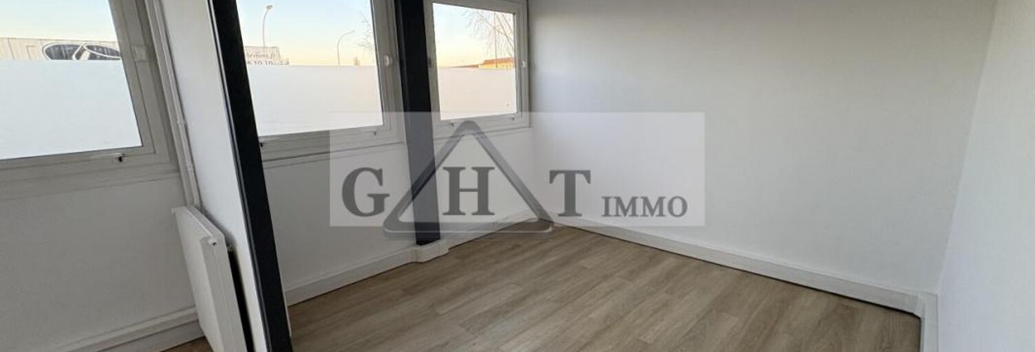 Bureau  300 m² à vendre à Vaux-le-Pénil (77000)