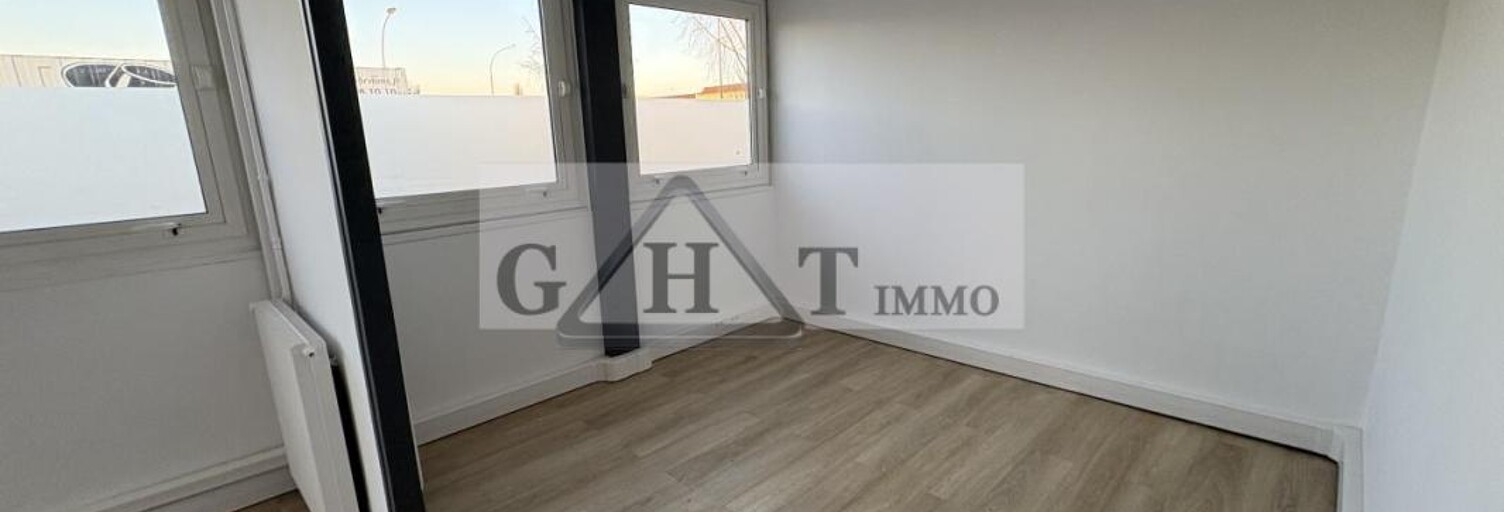 Bureau  300 m² à vendre à Vaux-le-Pénil (77000)