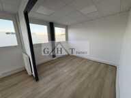 BUREAU 300 M² A VAUX LE PENIL A LOUER + 12 PLACES DE PARKING — photo 3