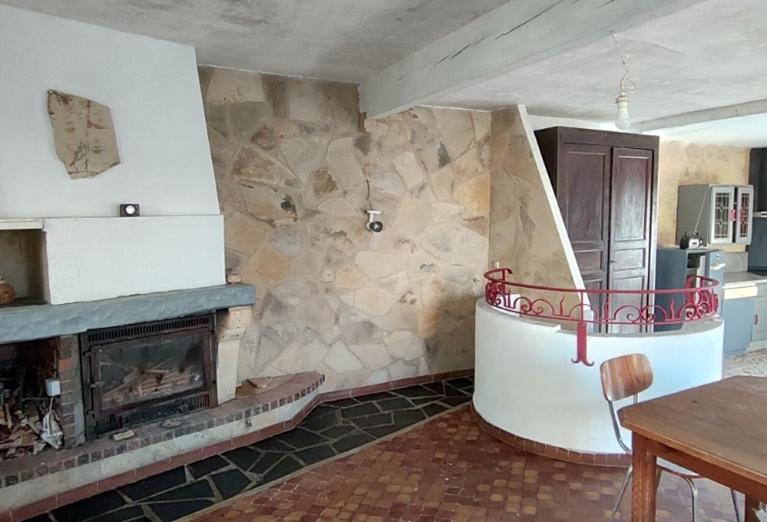 IDEAL  INVESTISSEURS OU MAISON DE VACANCES BEL ENSEMBLE DE MAISONS DE BOURG EN PIERRE DE 60 M² et 50 M² + ANNXE DE 40 M², LE TOUT SUR UN TERRAIN NON CLOS DE 954 M² — photo 1