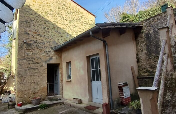 IDEAL  INVESTISSEURS OU MAISON DE VACANCES BEL ENSEMBLE DE MAISONS DE BOURG EN PIERRE DE 60 M² et 50 M² + ANNXE DE 40 M², LE TOUT SUR UN TERRAIN NON CLOS DE 954 M² — photo 3