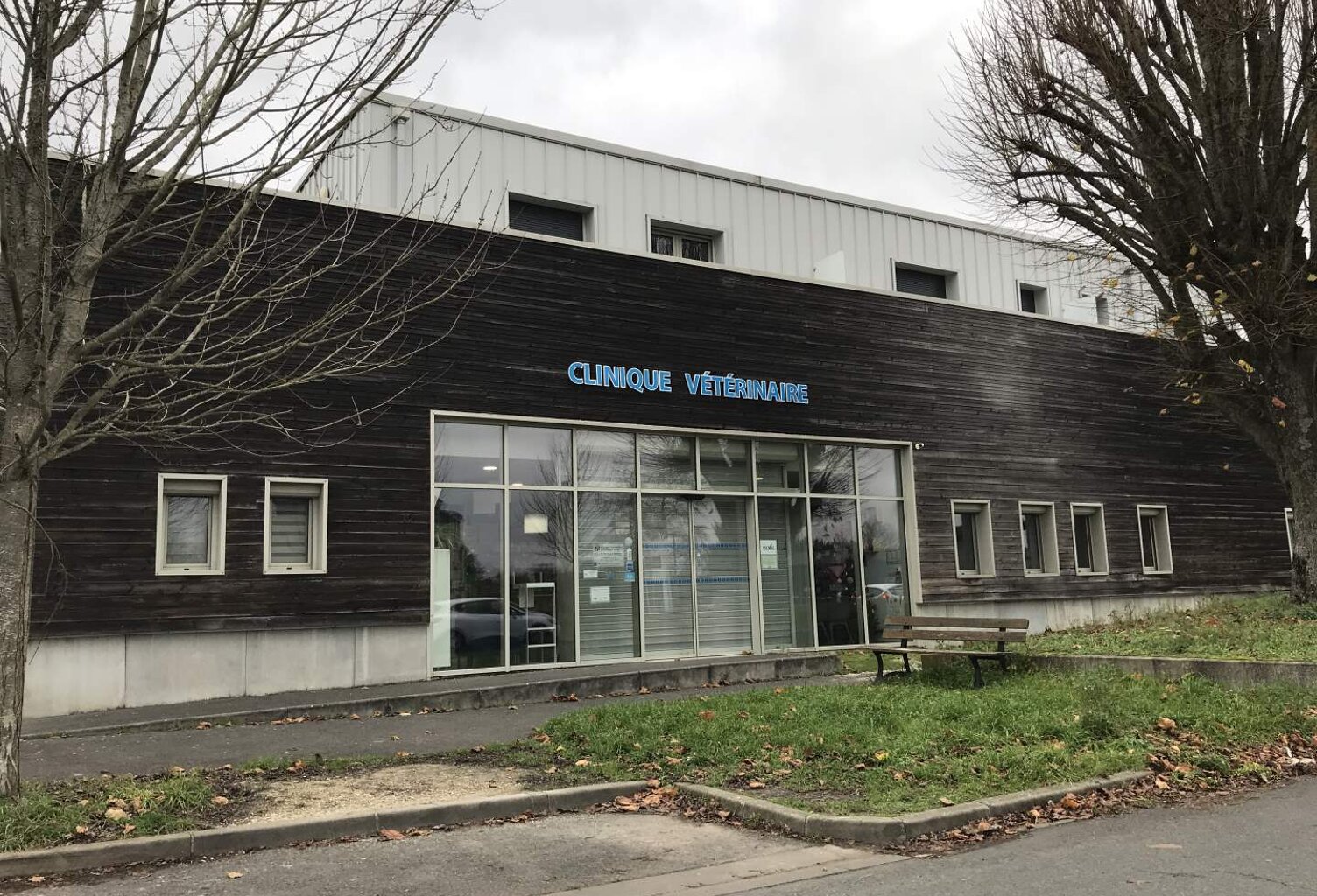 Vente commerce 9 pièces 189 m² Truyes (37320) — photo 1