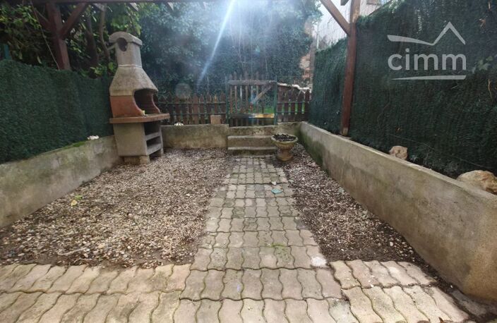 VENDU une maison de village rénovée avec un jardin — photo 2