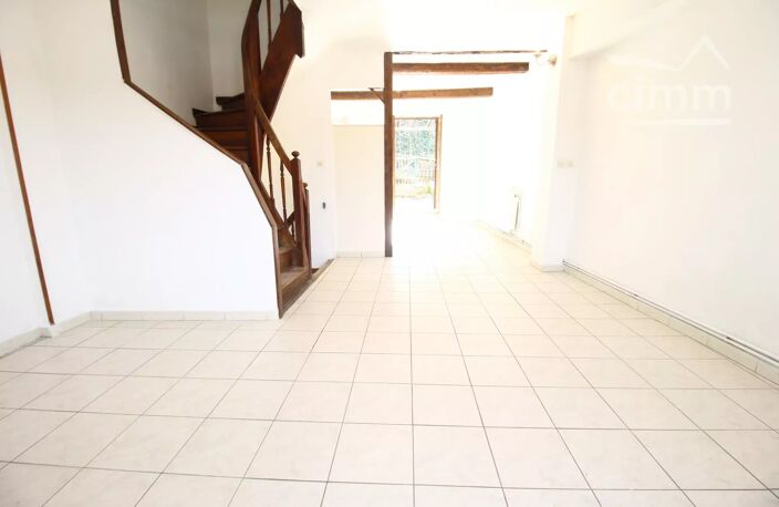 VENDU une maison de village rénovée avec un jardin — photo 3