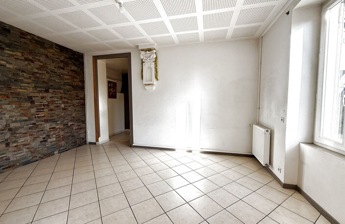 Maison bourgeoise à rénover   6 pièces   Coeur de Montchat — photo 3