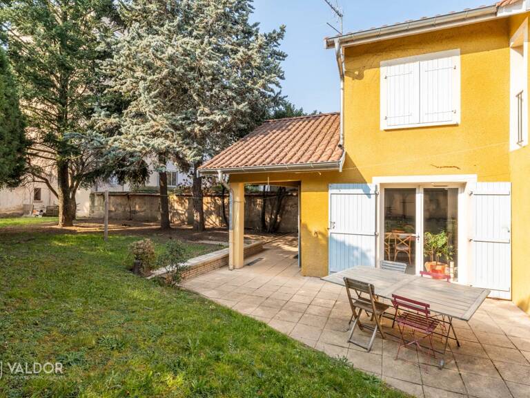 Villa en centre-ville — photo 1