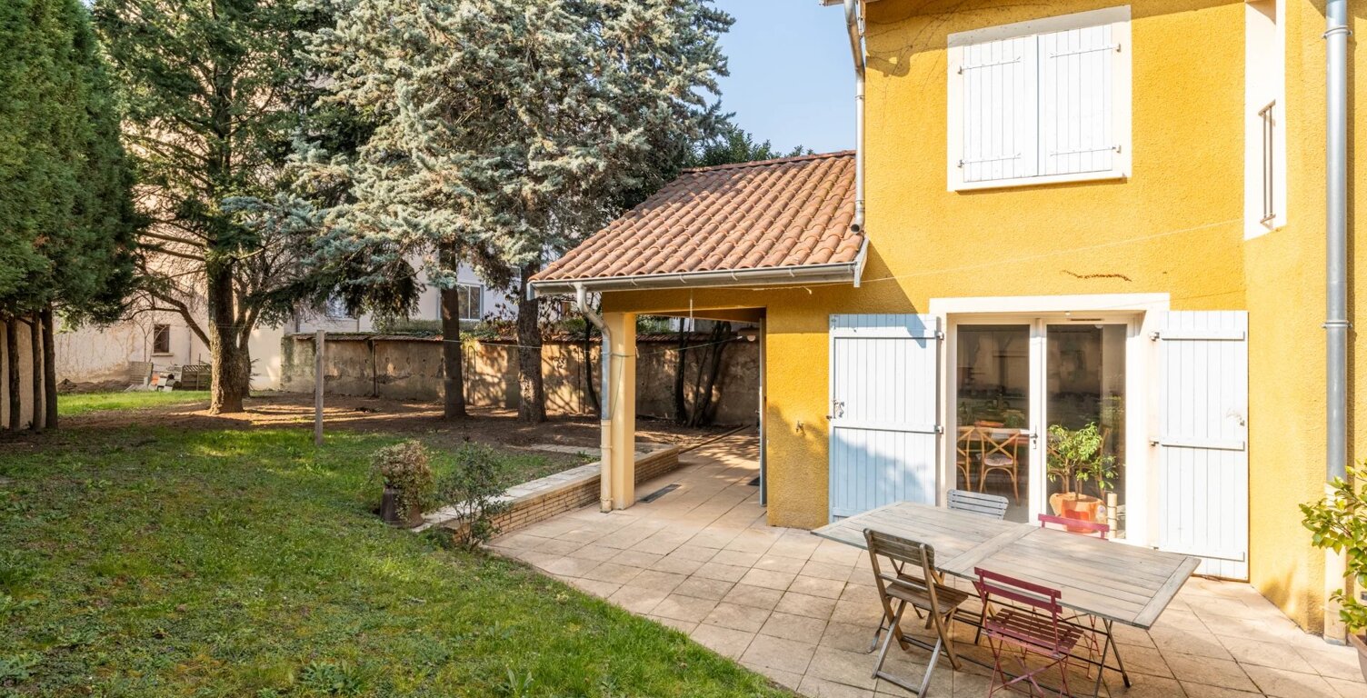 Villa en centre-ville — photo 1