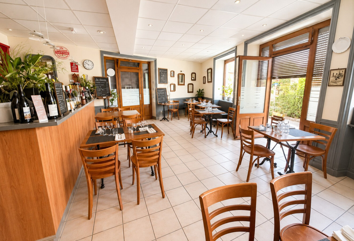 01160 PRIAY : Devenez le propriétaire de ce restaurant au coe — photo 1