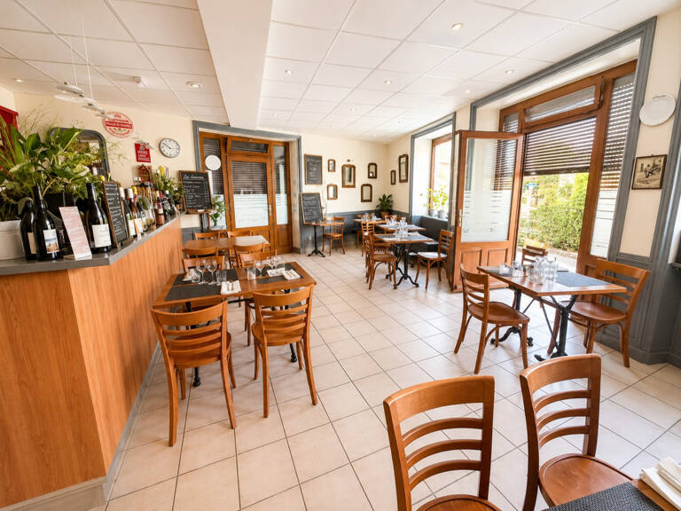 01160 PRIAY : Devenez le propriétaire de ce restaurant au coe — photo 1