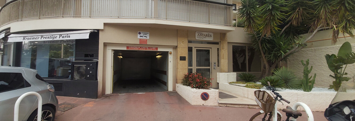 Garage   m² à louer à Cannes (06400)