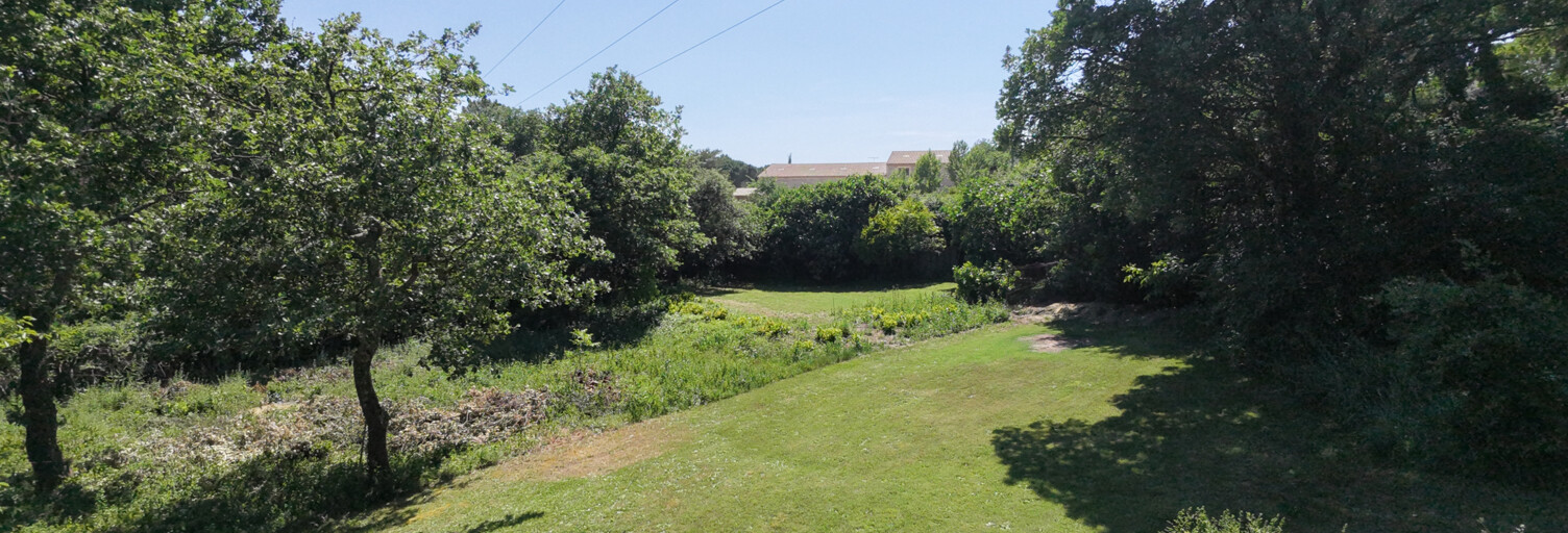 Terrain  3000 m² à vendre à Uzès (30700)