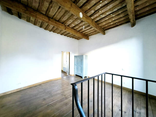 Maison de village St Quentin la Poterie — photo du bien