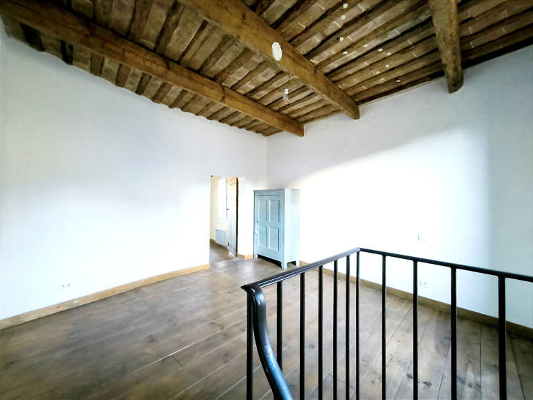 Maison de village St Quentin la Poterie — photo 1