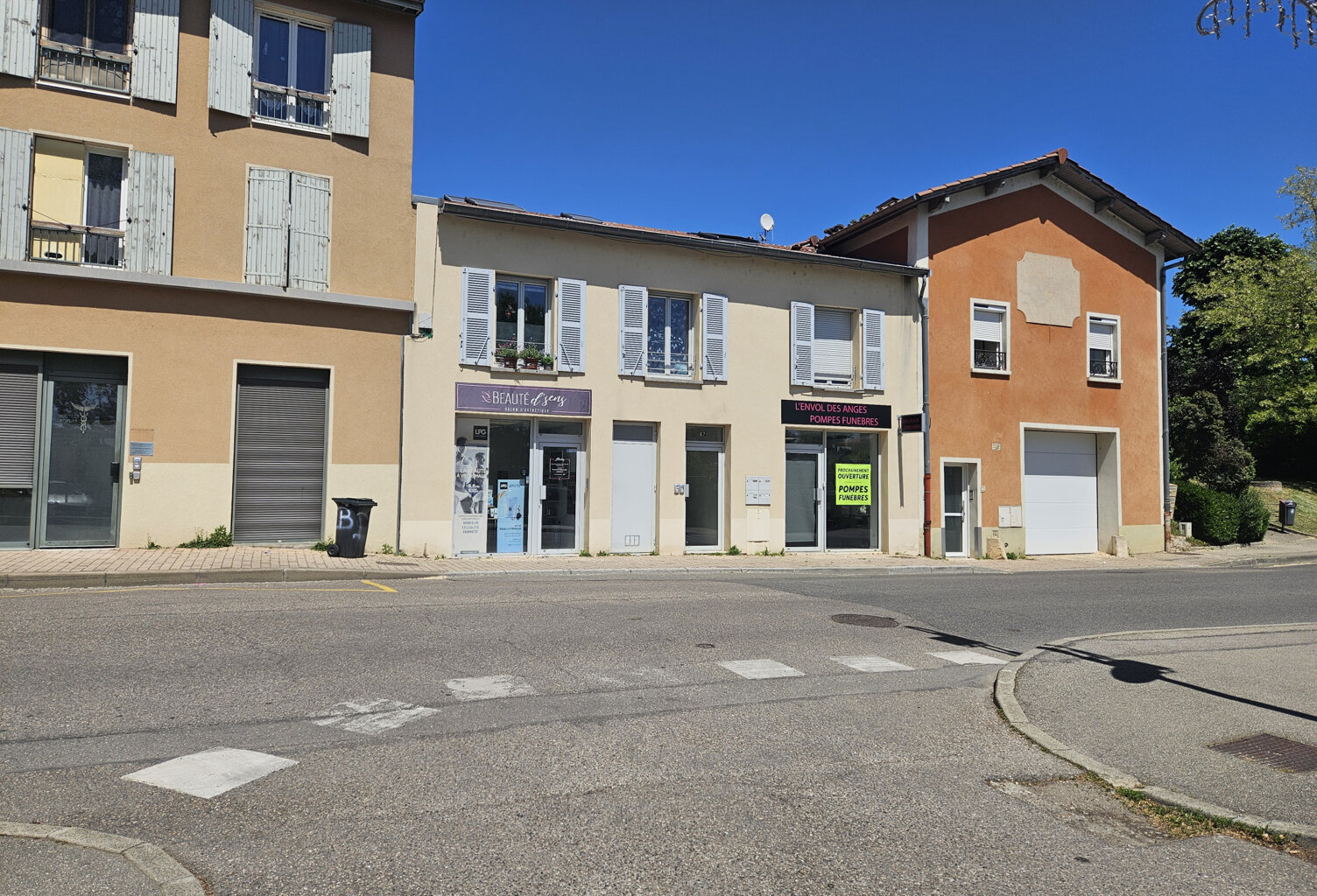 LOCAL COMMERCIAL — photo 1