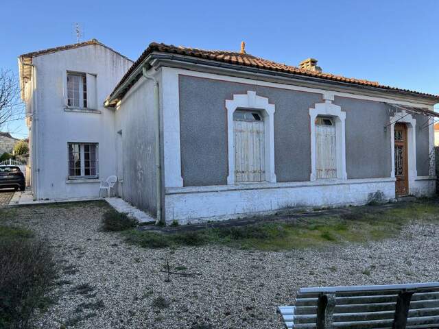 Maison de bourg de 8 pièces principales — photo du bien