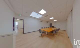 Commerce  300 m² à vendre à Vaux-le-Pénil (77000)