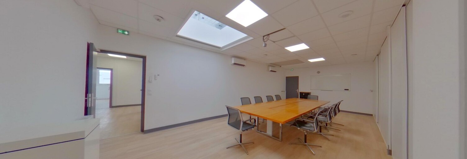 Commerce  300 m² à vendre à Vaux-le-Pénil (77000)