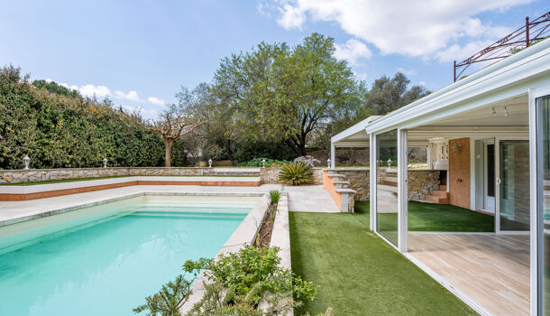 Villa / Maison 6 pièces  à vendre Cuges-les-Pins 13780