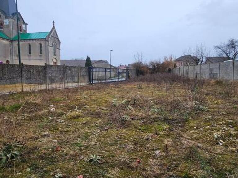 Terrain à bâtir + Grange + Dépendance sur Selles — photo 1