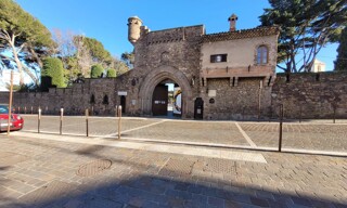 Immeuble  80 m² à vendre à Mandelieu-la-Napoule (06210)