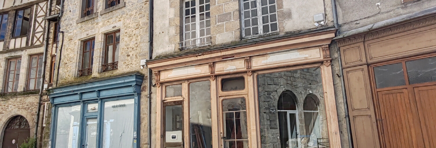 Immeuble  230 m² à vendre à Saint-Léonard-de-Noblat (87400)