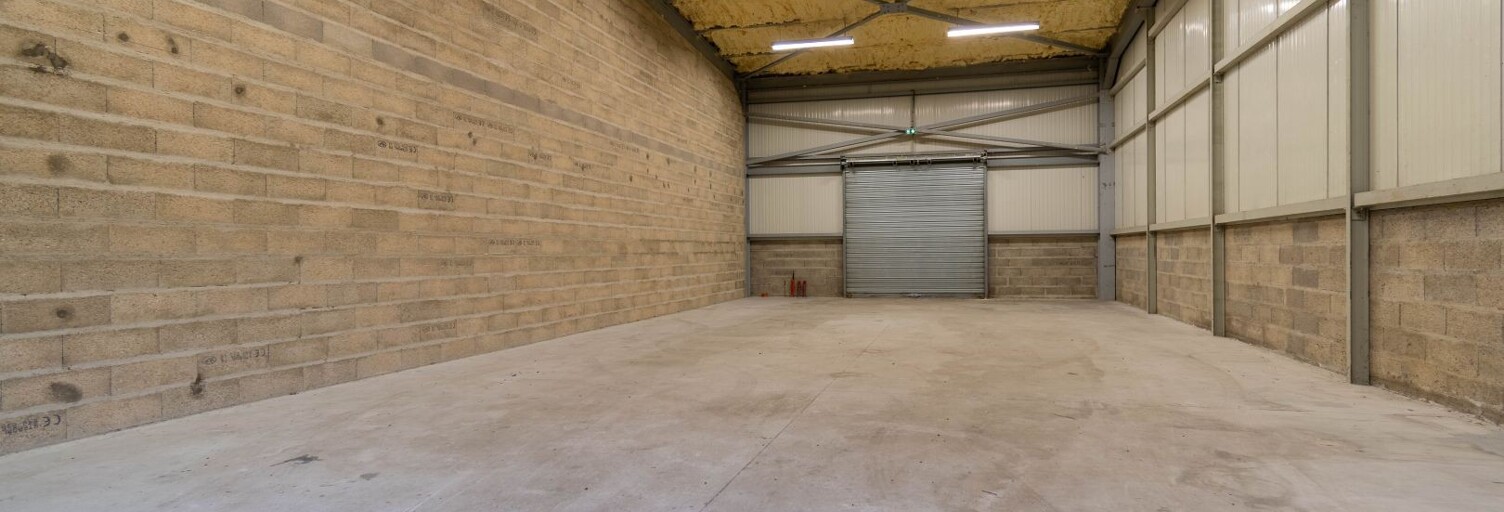 Commerce  125 m² à louer à Freneuse (78840)