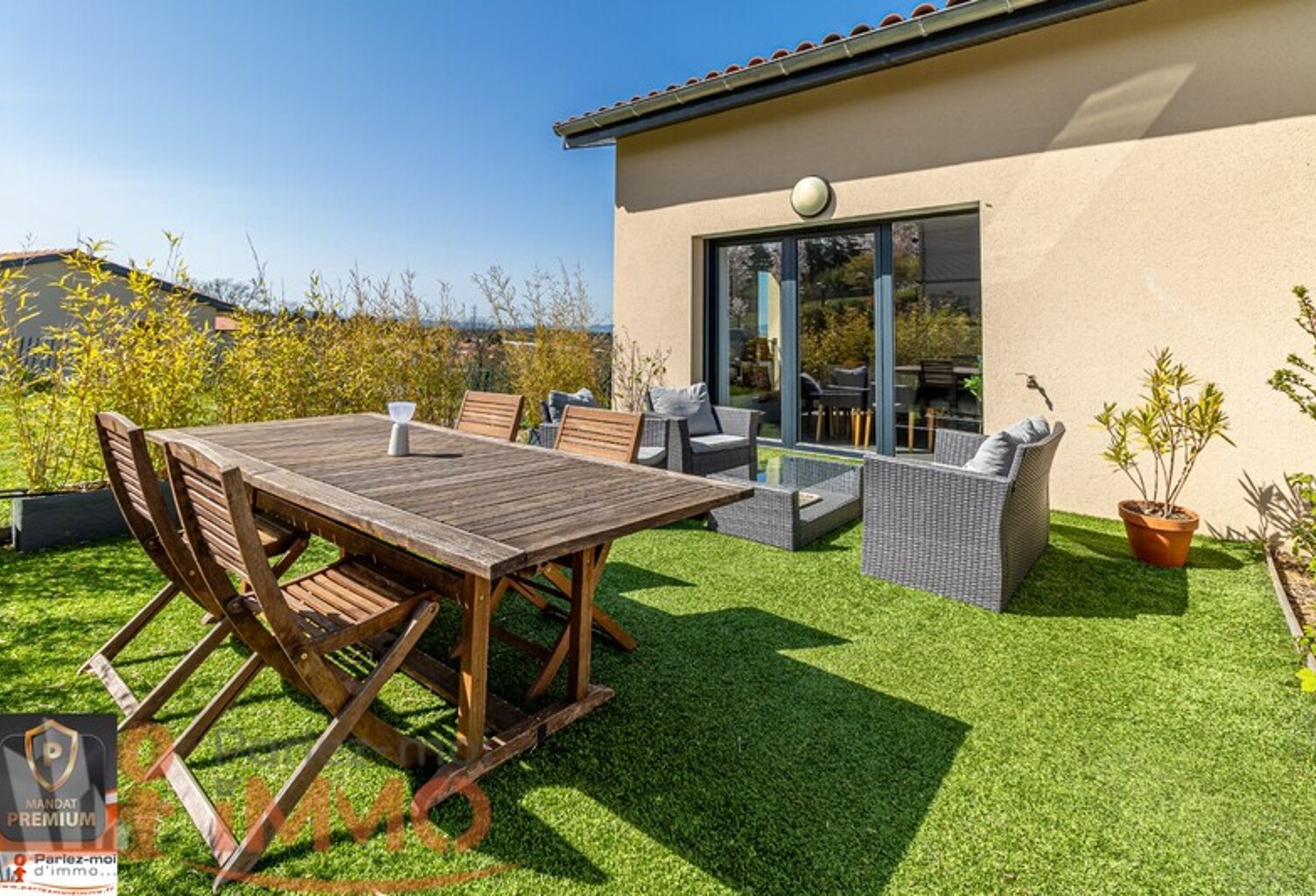 Villa — photo 1