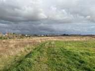 Terrain constructible en bordure du village de Pouzolles. — photo 4