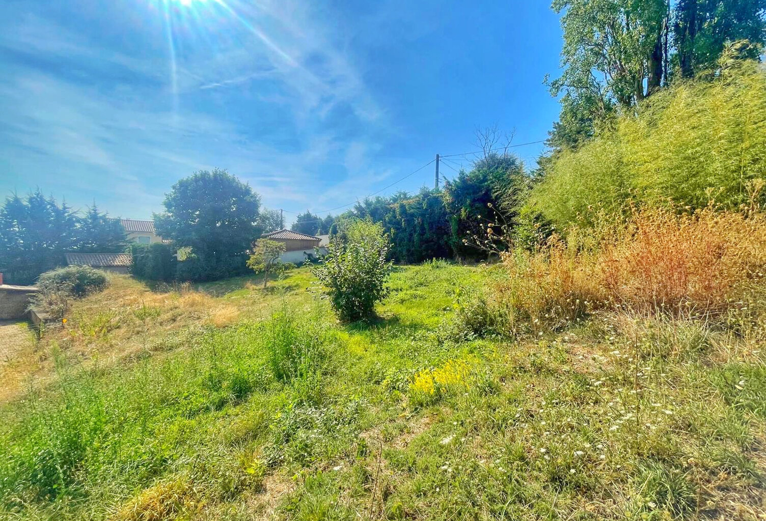 TERRAIN DE 150m2 POUR UNE MAISON DE 75M2 — photo 1
