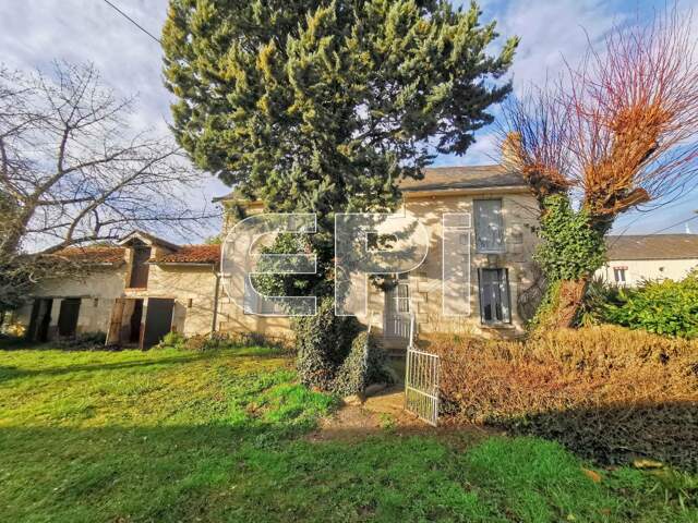 Réf 8049. Nueil-sous-Faye. 1 maison avec 3 dépendances en pier — photo du bien
