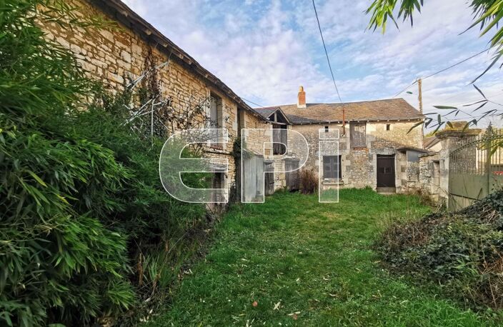 Réf 8049. Nueil-sous-Faye. 1 maison avec 3 dépendances en pier — photo 2