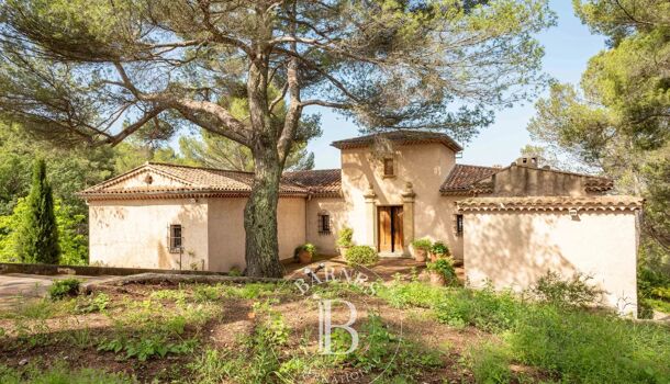 Villa / Maison 15 pièces  à vendre Aix-en-Provence 13100