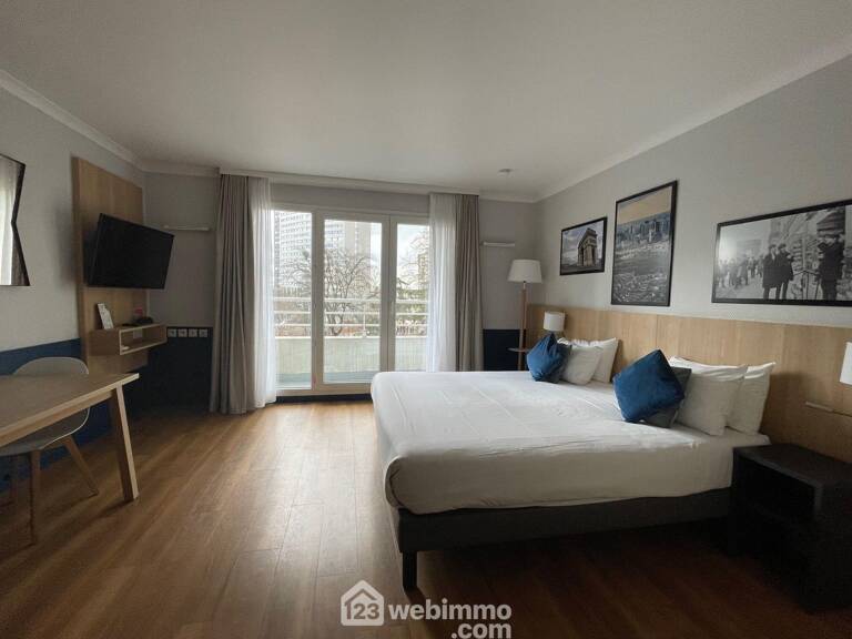 Appartement - 26m² - Courbevoie — photo 1