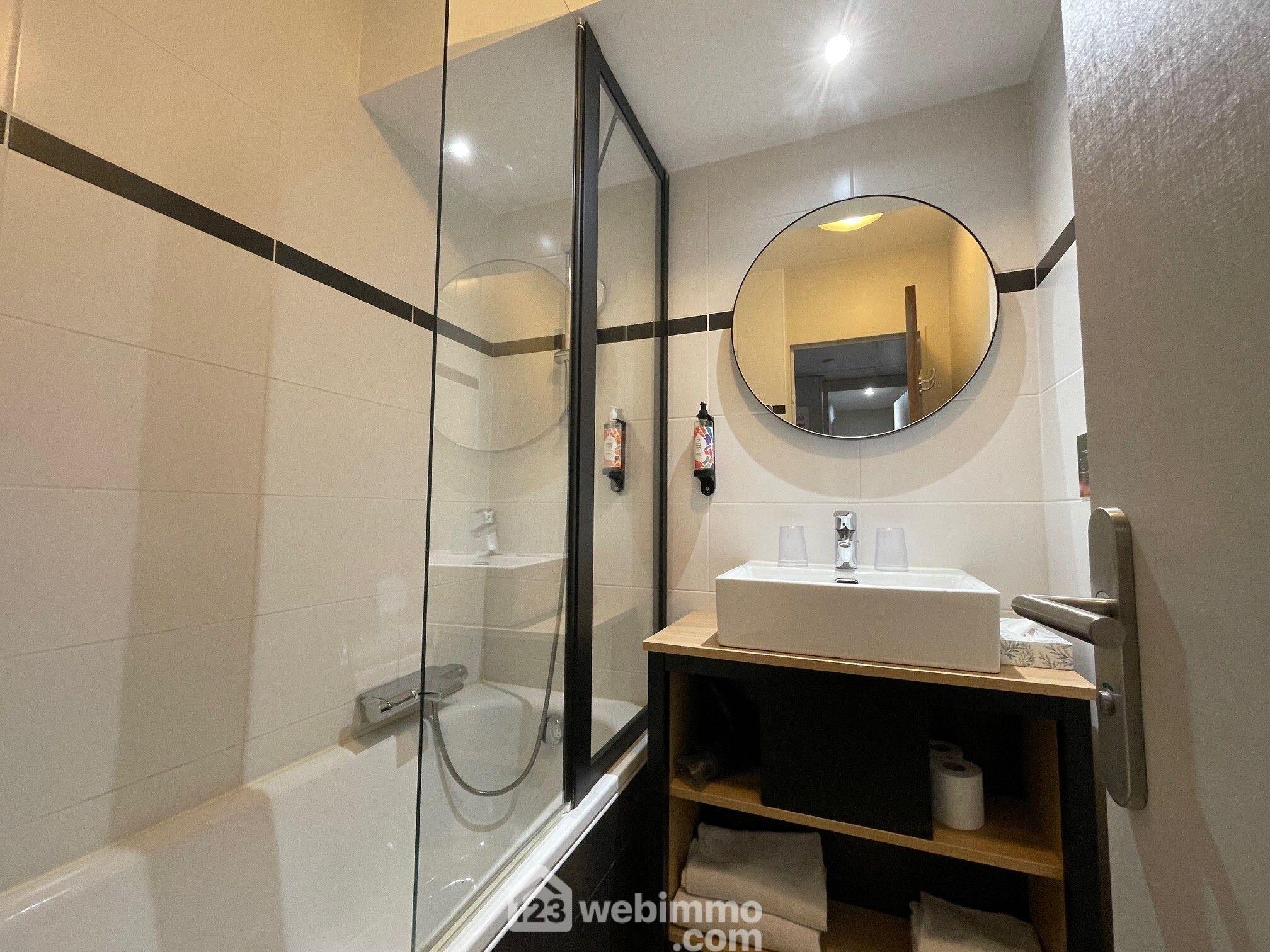 Appartement - 26m² - Courbevoie