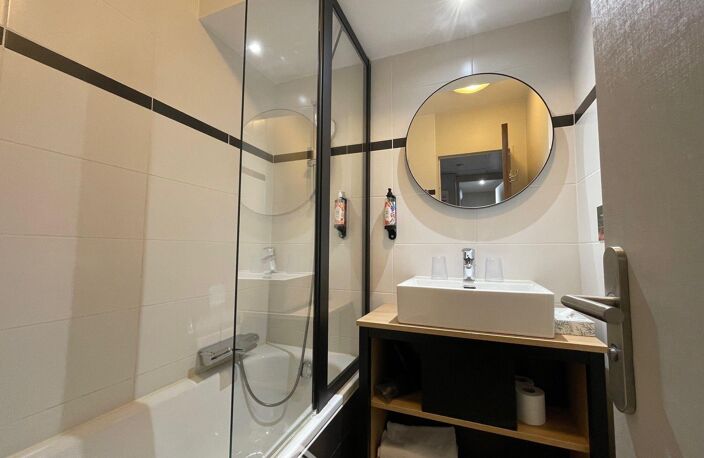 Appartement - 26m² - Courbevoie — photo 2