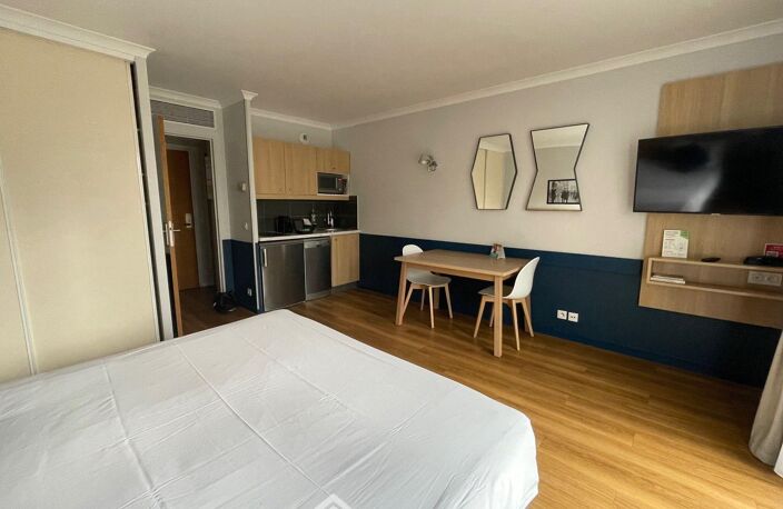 Appartement - 26m² - Courbevoie — photo 4