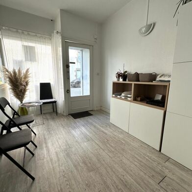 Commerce  64500 €