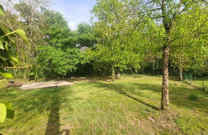 Breuillet - Terrain constructible d'environ 830 m² hors lotissement — photo 2